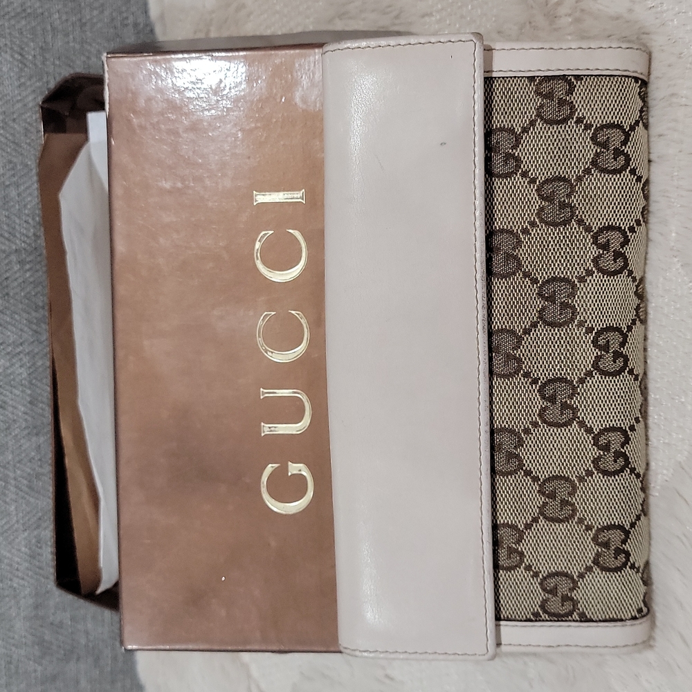 Authentic Gucci wallet - Picture 2 of 11